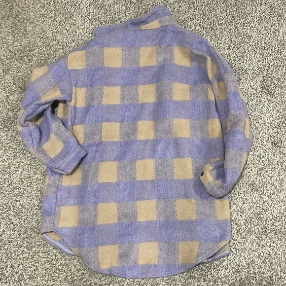 Shacket - Picture 2 of 2